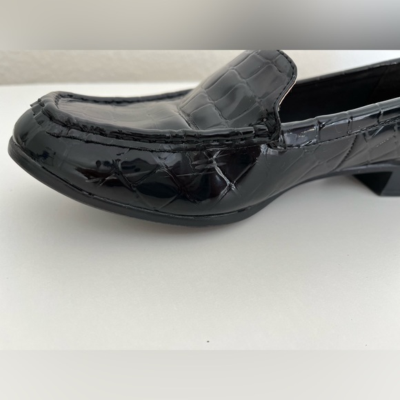 East 5th Patent Leather Loafer Slip-ons - Picture 7 of 7